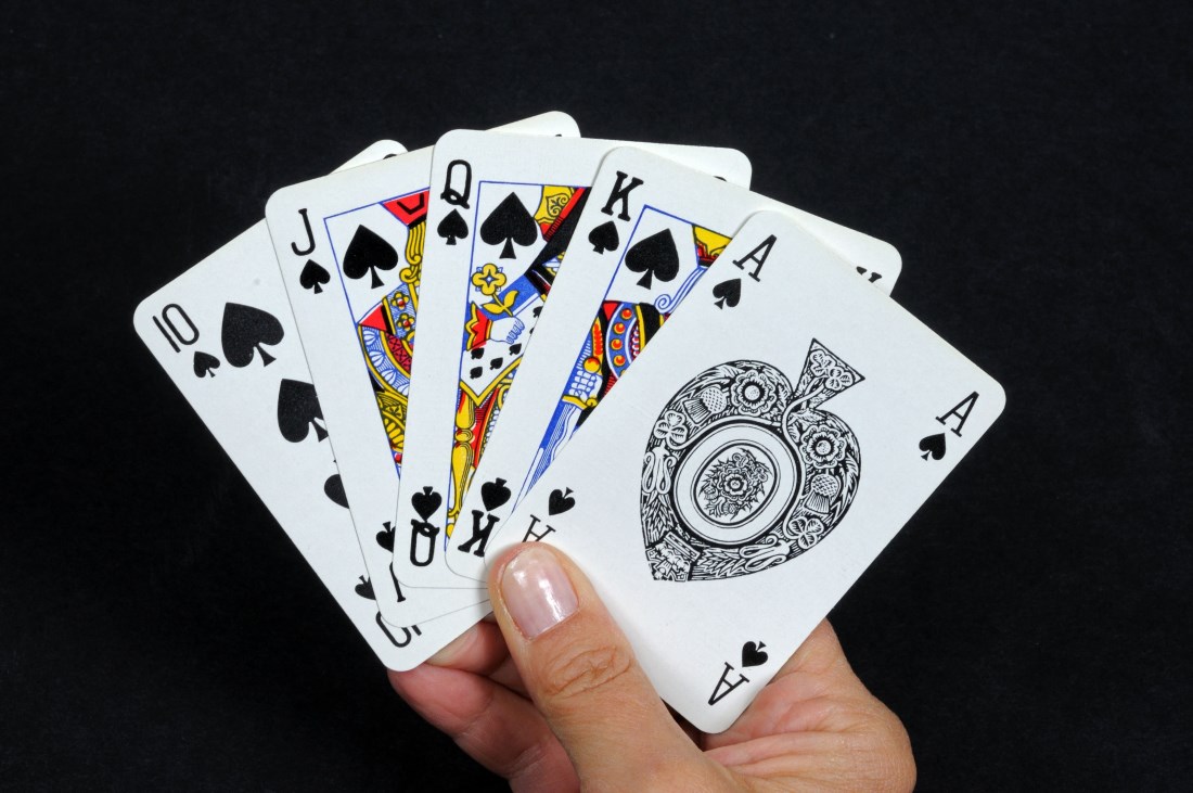 silná ruka v pokeru